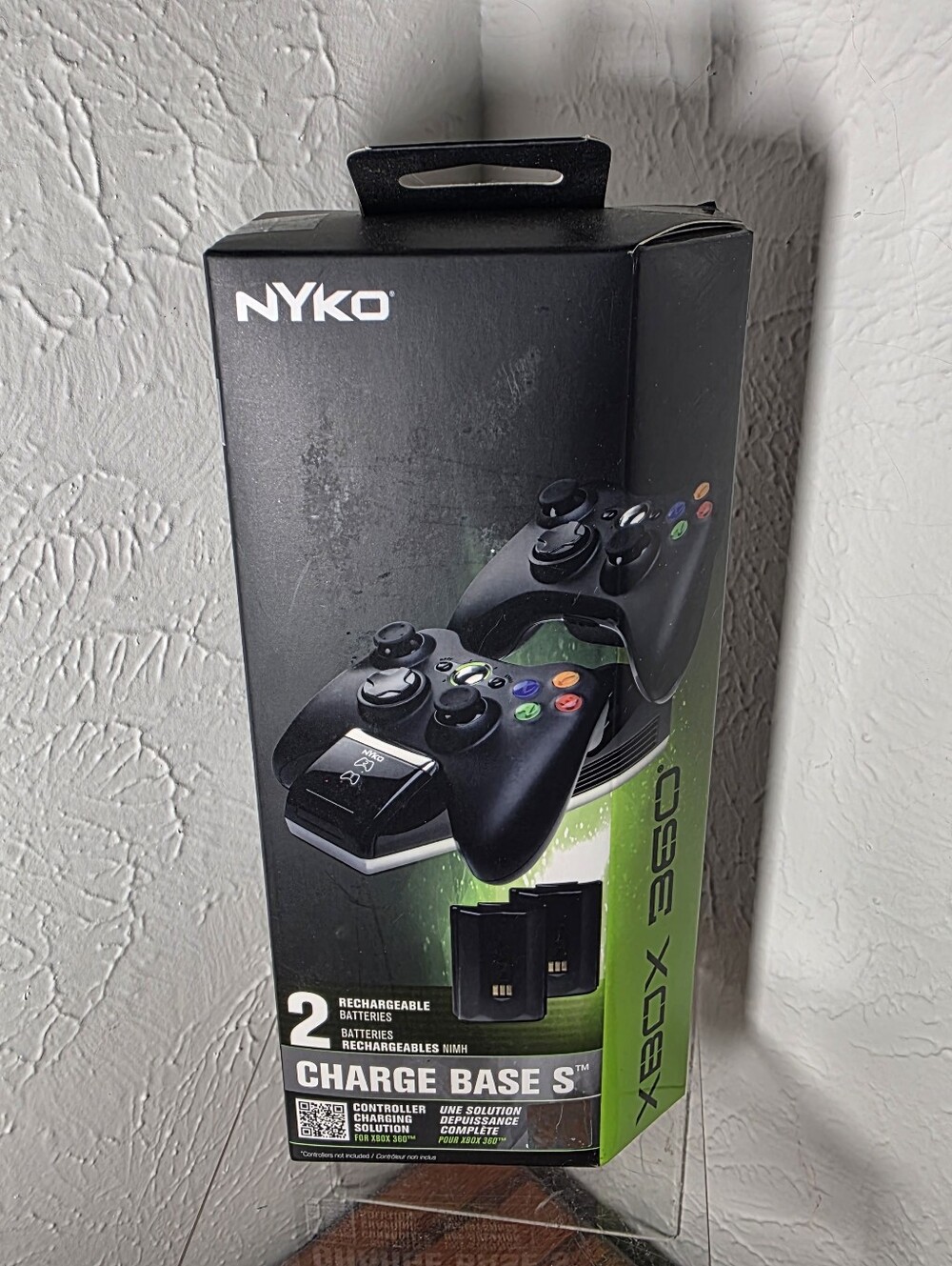 Nyko Charge Base S Recharges Wireless Controllers 2 NiMH Batteries XBOX 360 NEW